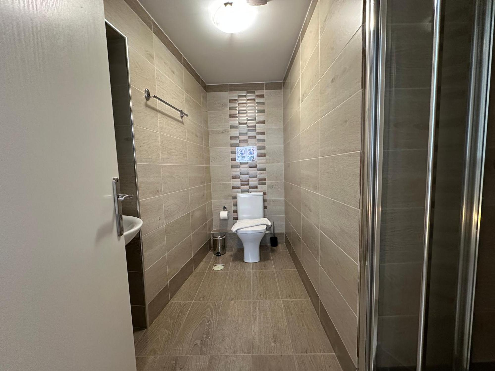 Theasis Bed & Breakfast 3*