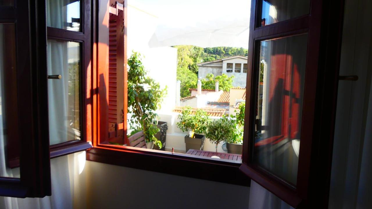Oda ve Kahvaltı Theasis 3*