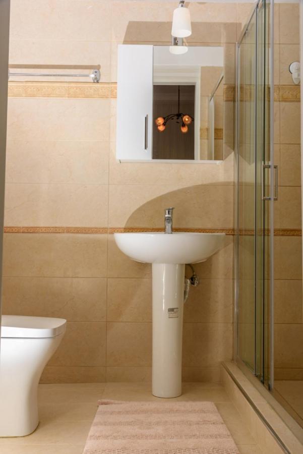 Theasis 3* Atina